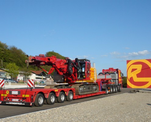 Rachbauer GmbH - Straßwalchen - Salzburg - Ihr starker Partner! - Rachbauer Transport Tiefbett ABI 161 Transport 012