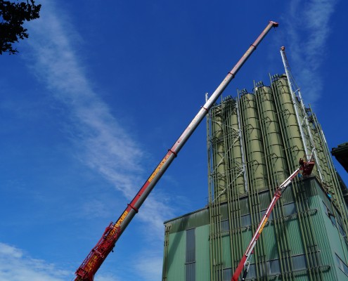 Rachbauer GmbH - Straßwalchen - Salzburg - 220 Tonnen Autokran - 43 meter Gelenkteleskoparbeitsbühne