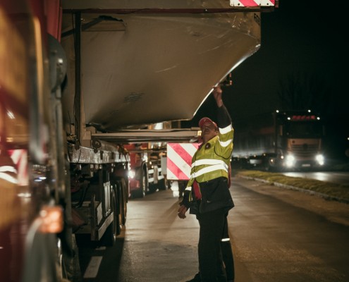 Rachbauer GmbH - Straßwalchen - Salzburg - Schwertransport - Überstellung eines Trainings-Simulators der Firma AMST für die Bergrettung Bad Tölz.